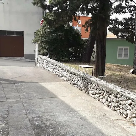 Perovic * Baška Voda