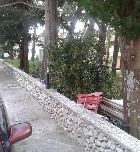 شقة Perovic