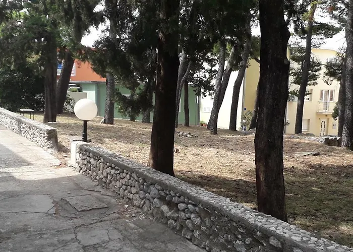 شقة Perovic